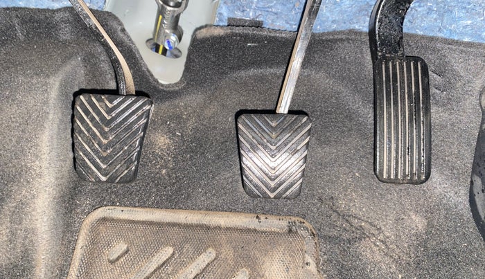 2025 KIA Carens Clavis HTE(O) 1.5 Petrol MT, Petrol, Manual, 315 km, Pedals