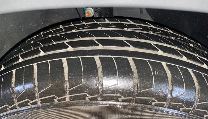 2025 KIA Carens Clavis HTE(O) 1.5 Petrol MT, Petrol, Manual, 315 km, Right Front Tyre Tread