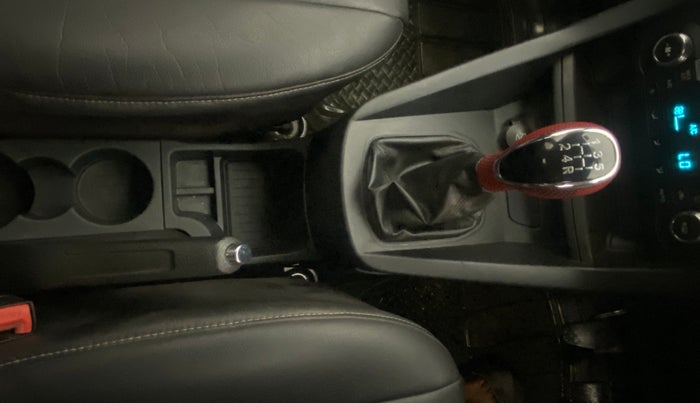 2016 Ford New Figo TITANIUM 1.2 PETROL MT, Petrol, Manual, 96,685 km, Gear Lever