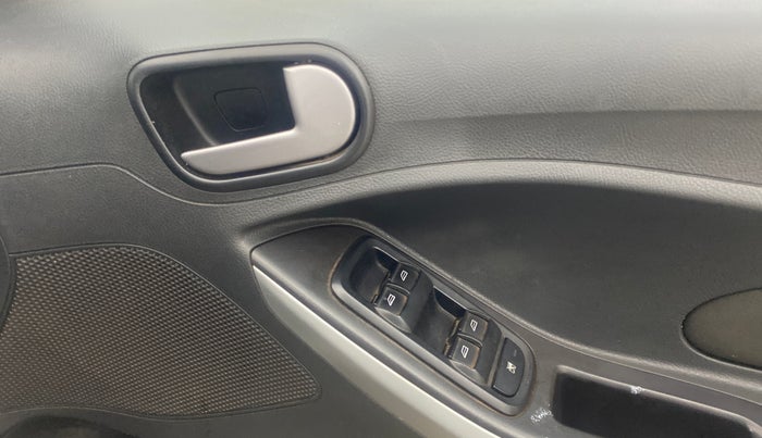 2016 Ford New Figo TITANIUM 1.2 PETROL MT, Petrol, Manual, 96,685 km, Driver Side Door Panels Control