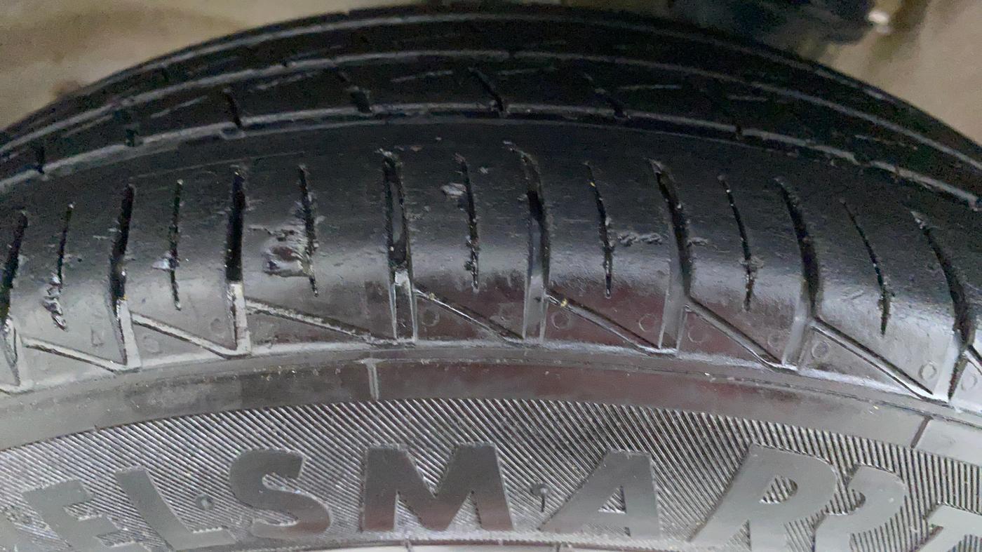 2020 Maruti Alto LXI, Petrol, Manual, 23,657 km, Left Front Tyre Tread