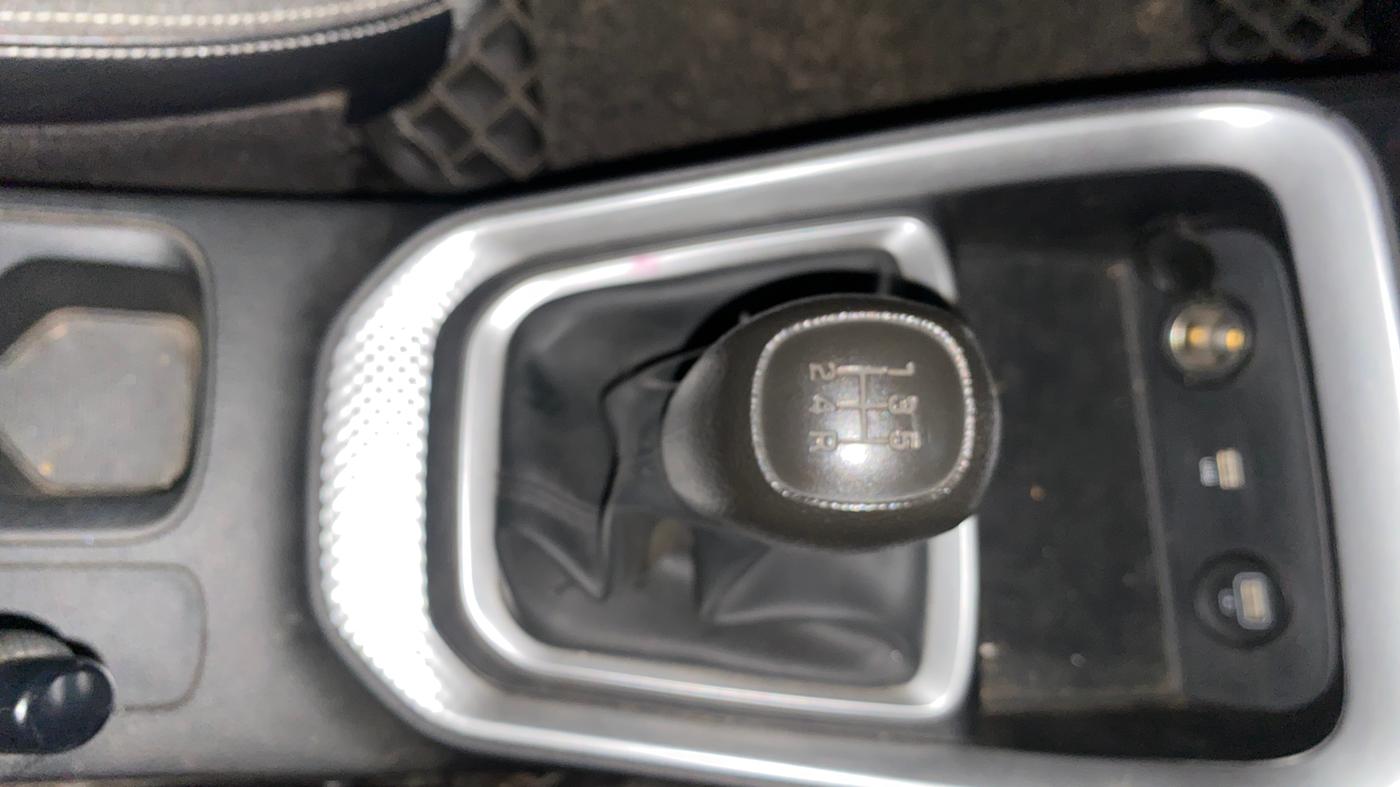 2023 KIA SONET HTK PLUS 1.2, Petrol, Manual, 12,548 km, Gear Lever