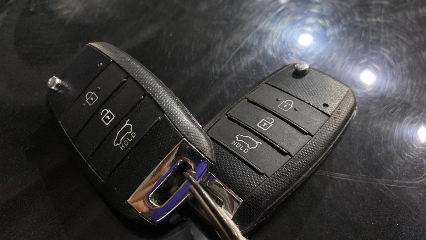 2023 KIA SONET HTK PLUS 1.2, Petrol, Manual, 12,548 km, Key Close Up