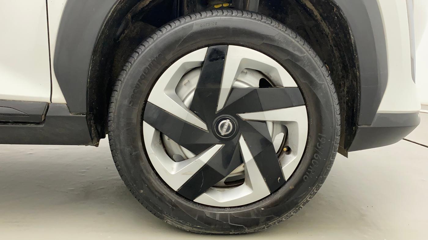 2022 Nissan MAGNITE XE, Petrol, Manual, 19,864 km, Right Front Wheel