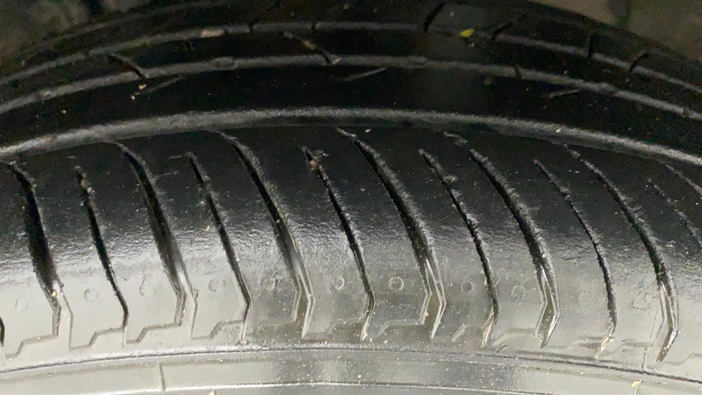 2022 Nissan MAGNITE XE, Petrol, Manual, 19,864 km, Right Front Tyre Tread