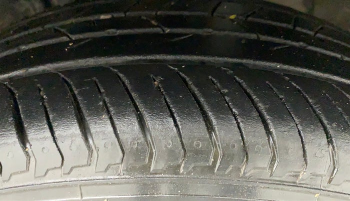 2022 Nissan MAGNITE XE, Petrol, Manual, 19,864 km, Right Front Tyre Tread