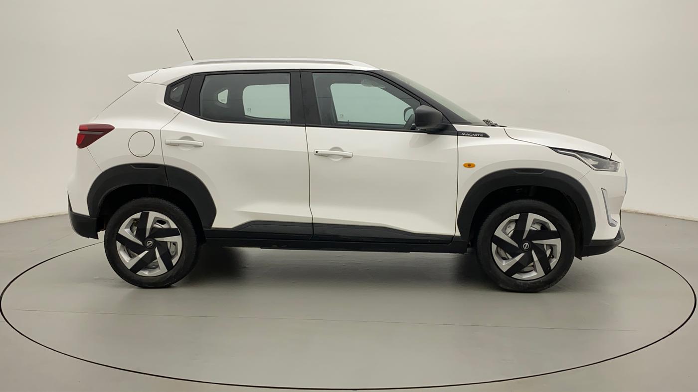 2022 Nissan MAGNITE XE, Petrol, Manual, 19,864 km, Right Side View