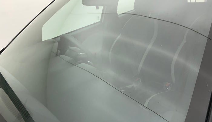 2022 Nissan MAGNITE XE, Petrol, Manual, 19,864 km, Front windshield - Minor spot on windshield