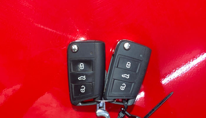 2022 Skoda SLAVIA STYLE 1.0L TSI AT, Petrol, Automatic, 37,073 km, Key Close Up