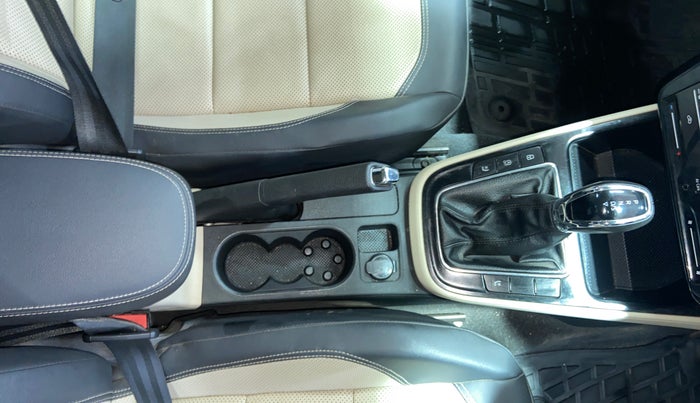 2022 Skoda SLAVIA STYLE 1.0L TSI AT, Petrol, Automatic, 37,073 km, Gear Lever