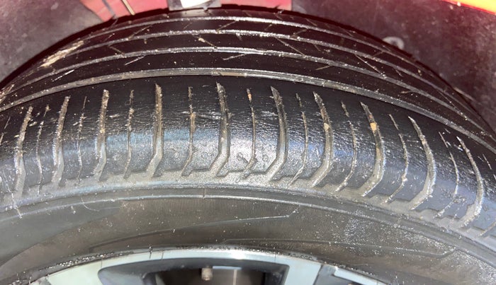 2022 Skoda SLAVIA STYLE 1.0L TSI AT, Petrol, Automatic, 37,073 km, Right Front Tyre Tread