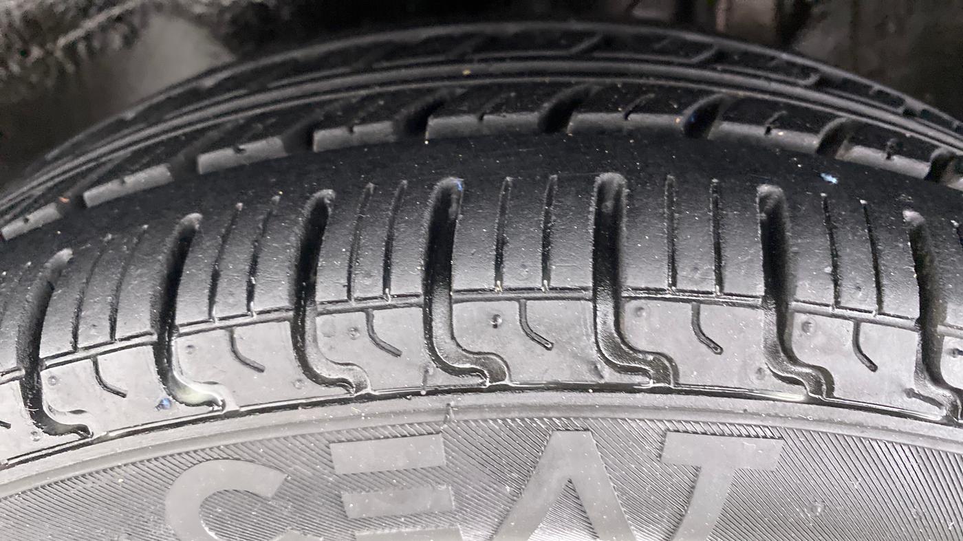2013 Maruti Zen Estilo VXI, Petrol, Manual, 60,033 km, Left Front Tyre Tread