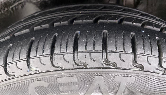 2013 Maruti Zen Estilo VXI, Petrol, Manual, 60,033 km, Left Front Tyre Tread
