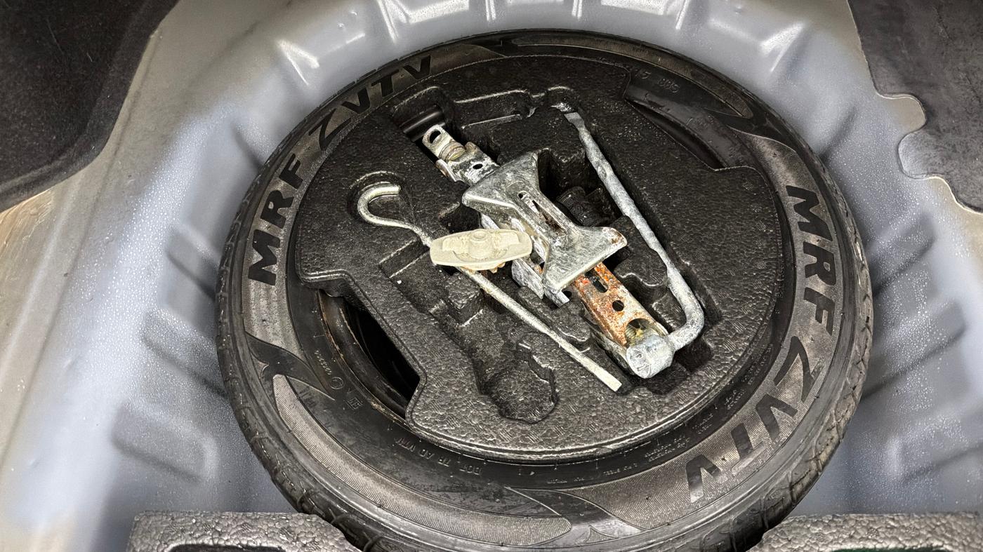 2019 Maruti Ciaz ALPHA 1.5 SHVS PETROL, Petrol, Manual, 1,05,643 km, Spare Tyre