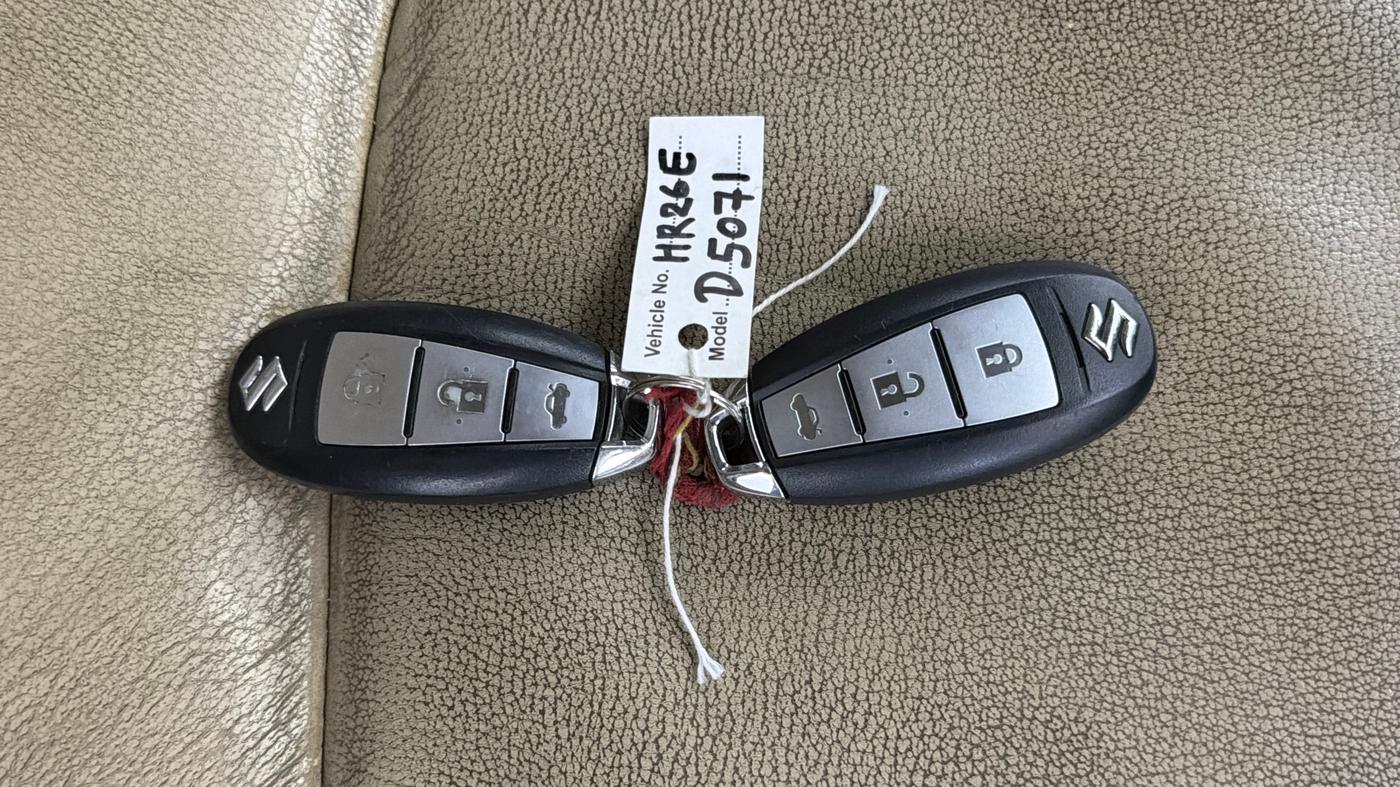 2019 Maruti Ciaz ALPHA 1.5 SHVS PETROL, Petrol, Manual, 1,05,643 km, Key Close Up