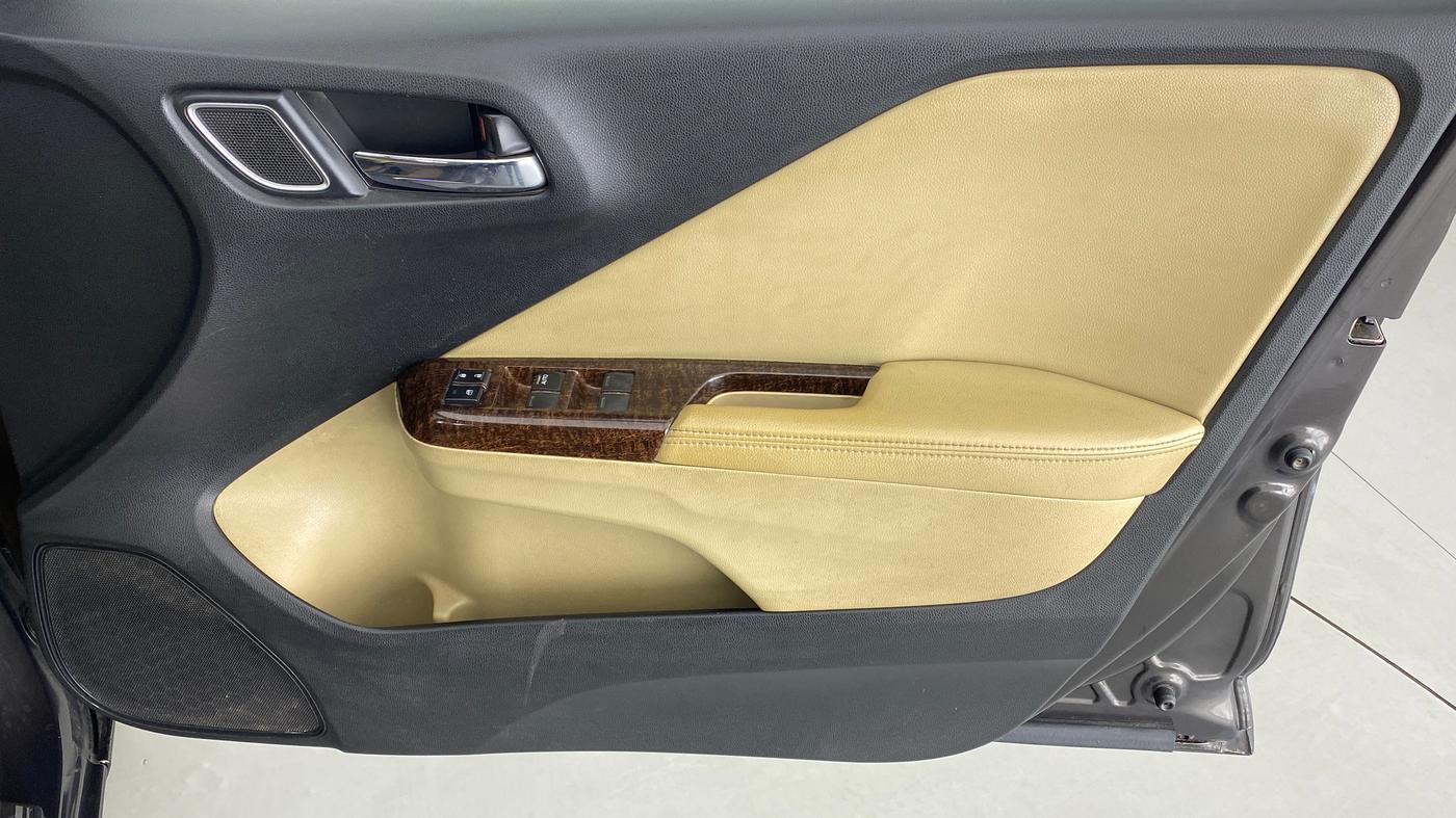 2019 Honda City 1.5L I-VTEC ZX CVT, Petrol, Automatic, 86,979 km, Driver Side Door Panels Control