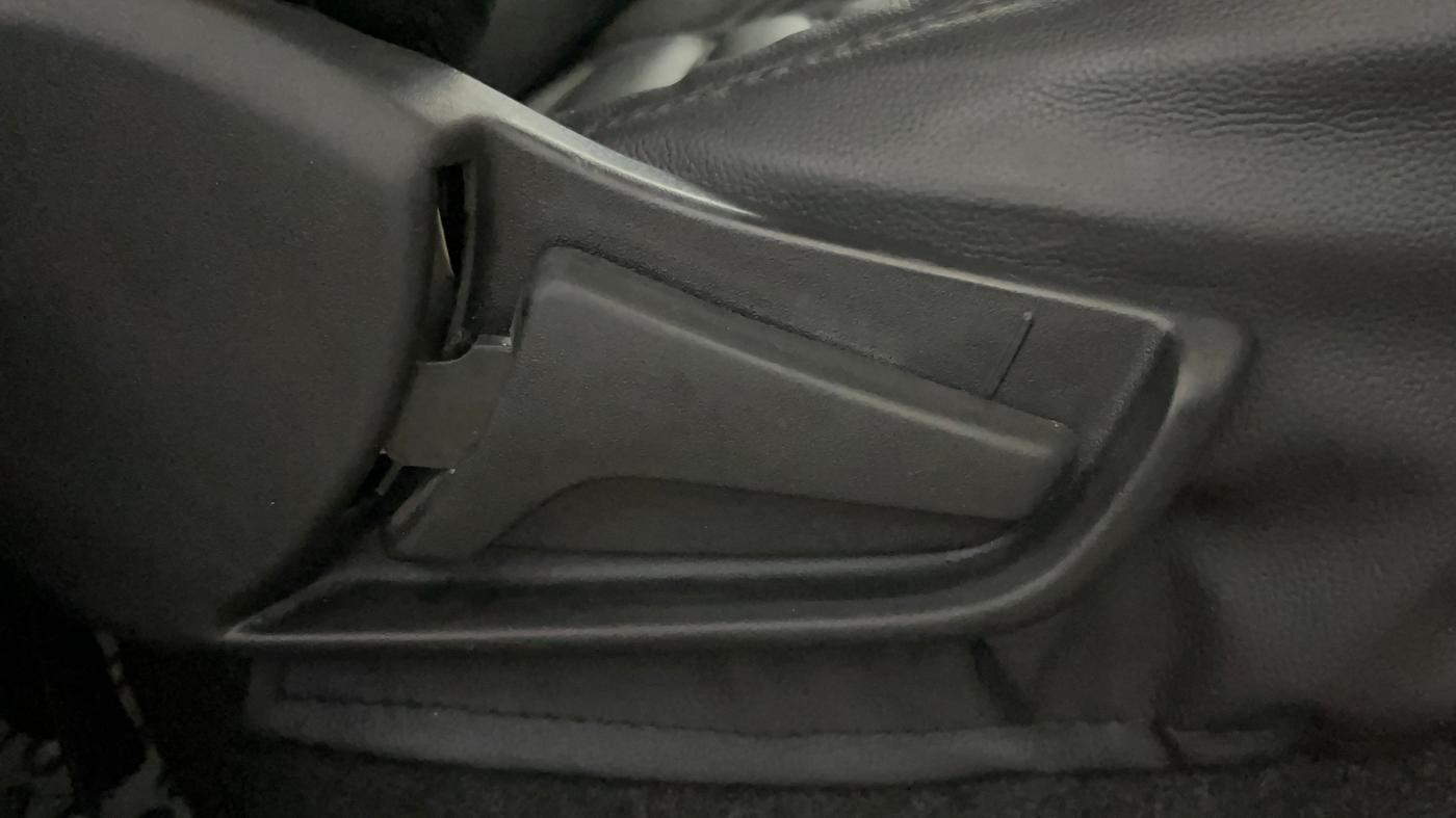 2022 Maruti S PRESSO VXI+, Petrol, Manual, 69,773 km, Driver Side Adjustment Panel