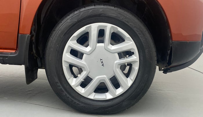 2016 Renault Duster RXL AMT 110 PS, Diesel, Automatic, 1,69,249 km, Right Front Wheel
