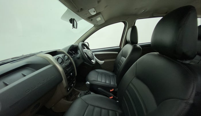 2016 Renault Duster RXL AMT 110 PS, Diesel, Automatic, 1,69,249 km, Right Side Front Door Cabin