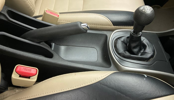 2017 Honda City 1.5L I-VTEC V MT, Petrol, Manual, 46,843 km, Gear Lever