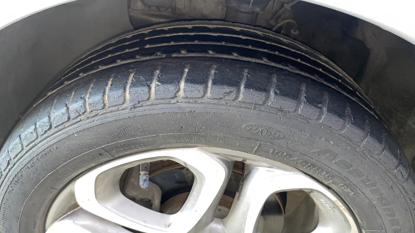 2020 Hyundai Elite i20 ASTA 1.2 (O), Petrol, Manual, 63,352 km, Left Front Tyre Tread