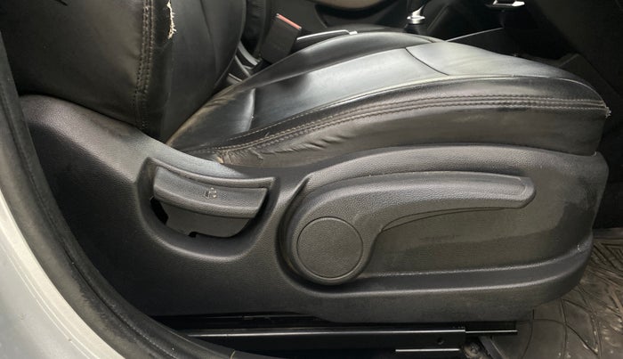 2020 Hyundai Elite i20 ASTA 1.2 (O), Petrol, Manual, 63,352 km, Driver Side Adjustment Panel