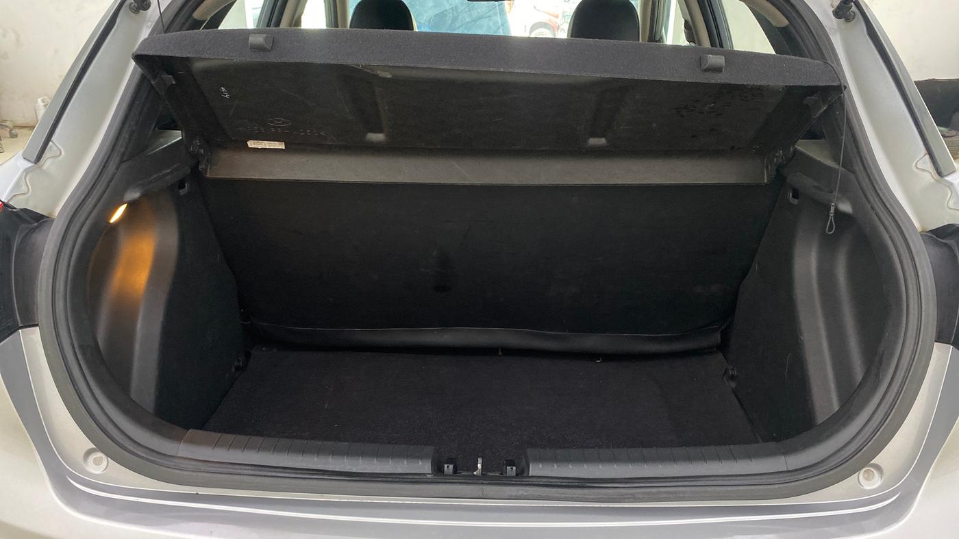 2020 Hyundai Elite i20 ASTA 1.2 (O), Petrol, Manual, 63,352 km, Boot Inside