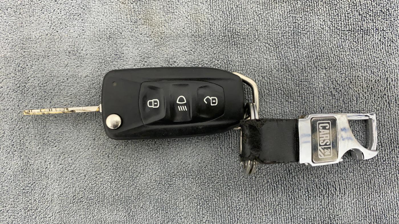 2018 Tata TIAGO NRG PETROL, CNG, Manual, 25,907 km, Key Close Up