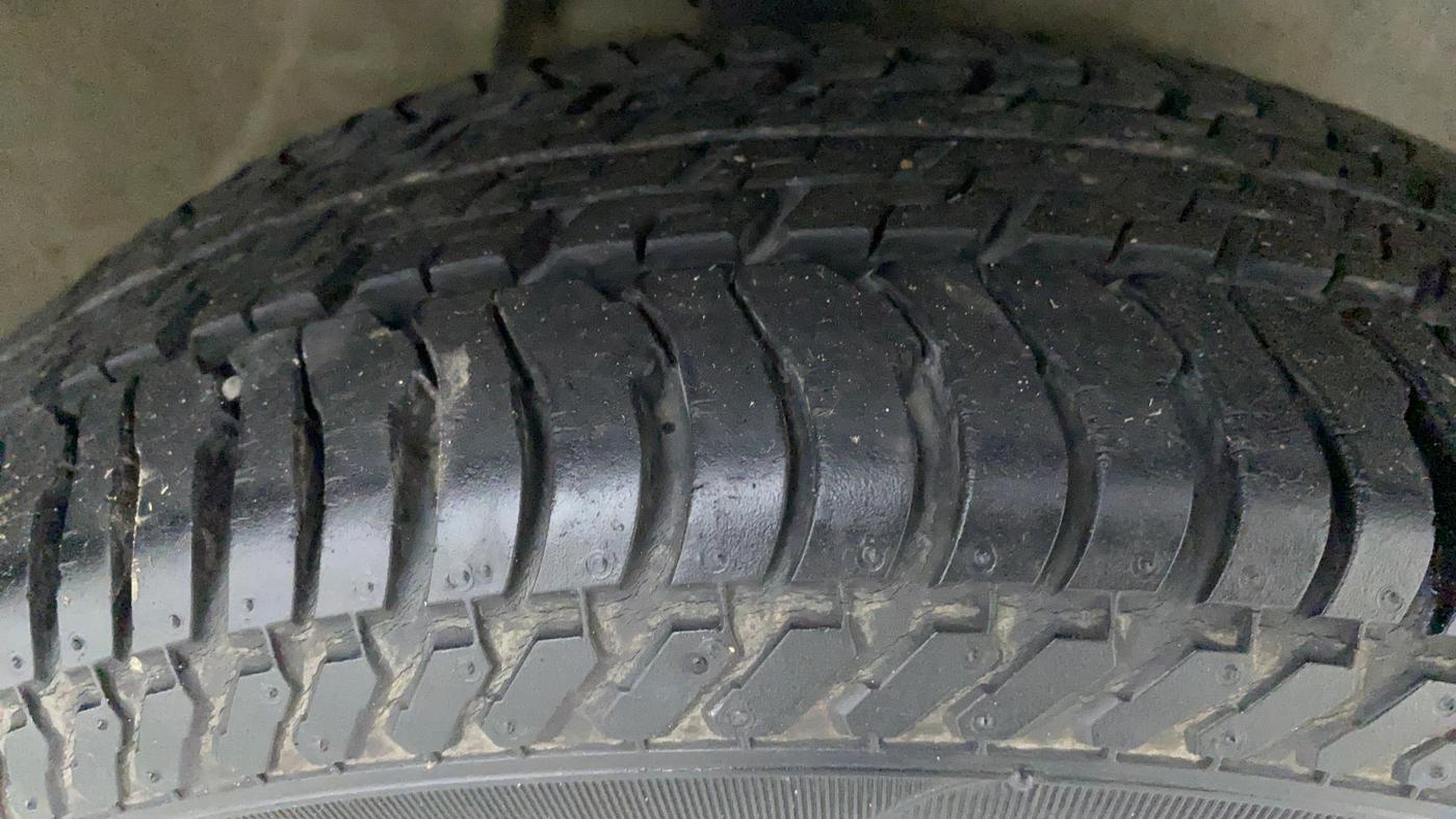 2018 Maruti Alto K10 VXI P, Petrol, Manual, 8,111 km, Right Front Tyre Tread