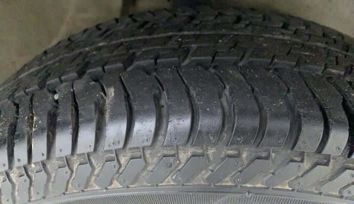 2018 Maruti Alto K10 VXI P, Petrol, Manual, 8,111 km, Right Front Tyre Tread