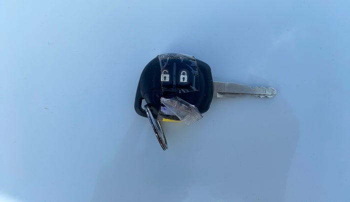 2020 Maruti Ertiga VXI SHVS, Petrol, Manual, 87,675 km, Key Close Up