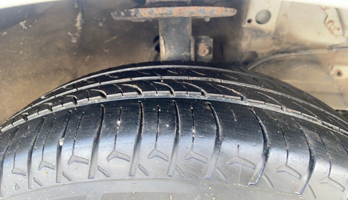 2020 Maruti Ertiga VXI SHVS, Petrol, Manual, 87,675 km, Right Front Tyre Tread
