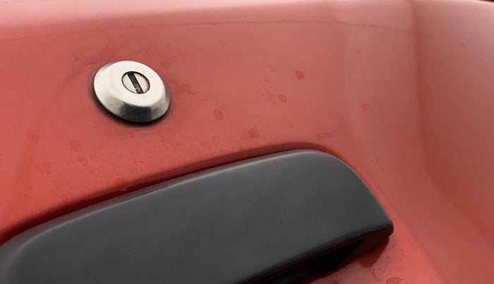 2016 Maruti Celerio VXI (O), Petrol, Manual, 61,941 km, Dicky (Boot door) - Minor scratches
