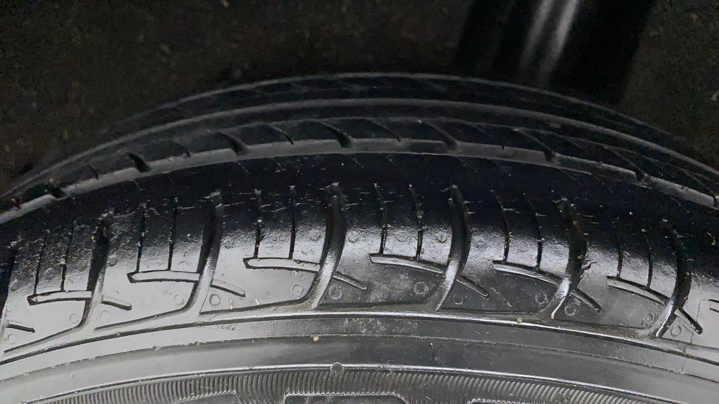 2017 Maruti Baleno DELTA PETROL 1.2, Petrol, Manual, 69,435 km, Left Rear Tyre Tread