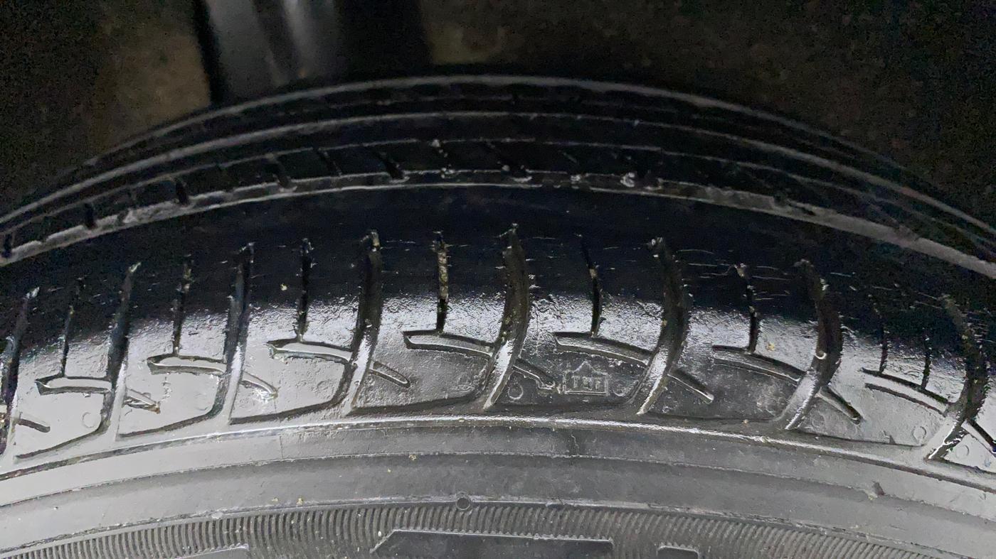 2017 Maruti Baleno DELTA PETROL 1.2, Petrol, Manual, 69,435 km, Right Rear Tyre Tread