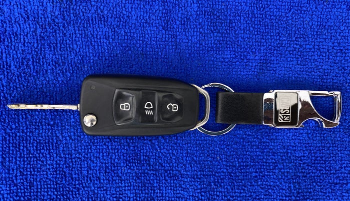 2017 Tata Tiago XT 1.2 REVOTRON, Petrol, Manual, 21,249 km, Key Close Up