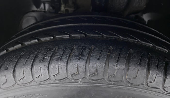 2017 Tata Tiago XT 1.2 REVOTRON, Petrol, Manual, 21,249 km, Left Front Tyre Tread