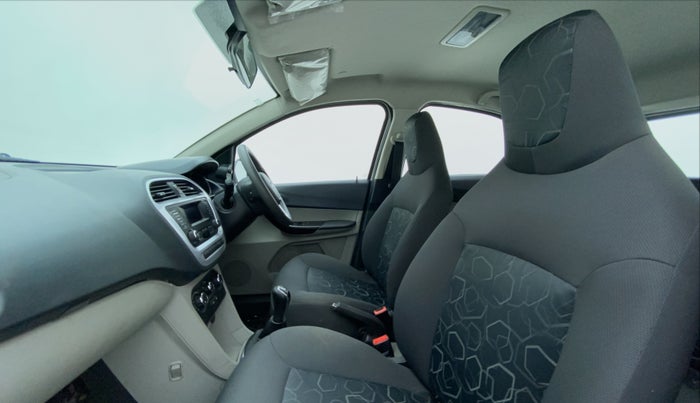 2017 Tata Tiago XT 1.2 REVOTRON, Petrol, Manual, 21,249 km, Right Side Front Door Cabin