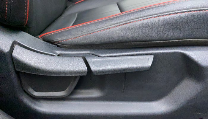2021 Hyundai NEW I20 N LINE N8 1.0 TURBO GDI DCT DUAL TONE, Petrol, Automatic, 24,347 km, Driver Side Adjustment Panel