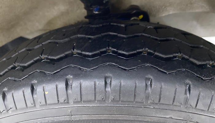 2021 Maruti Eeco 5 STR WITH AC PLUSHTR, Petrol, Manual, 11,747 km, Right Front Tyre Tread