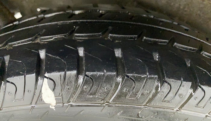 2014 Maruti Wagon R 1.0 LXI, Petrol, Manual, 59,632 km, Right Rear Tyre Tread