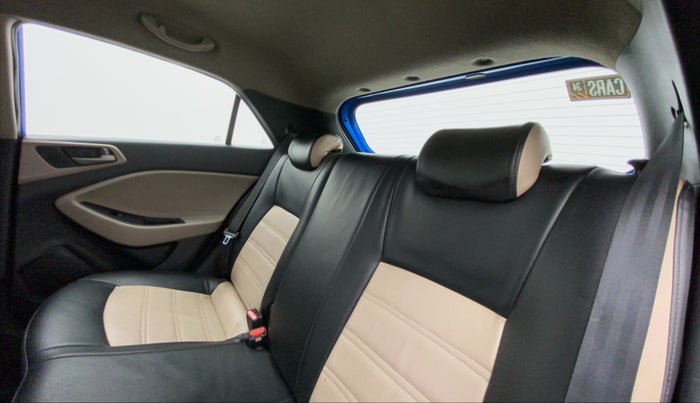 2017 Hyundai Elite i20 ASTA 1.2 (O), Petrol, Manual, 1,46,066 km, Right Side Rear Door Cabin