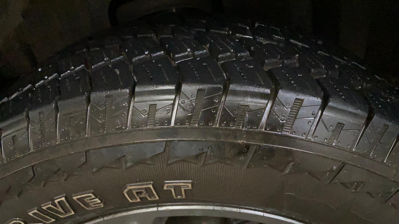 2023 Mahindra Thar LX HT PETROL 4WD MT, Petrol, Manual, 64,225 km, Left Front Tyre Tread