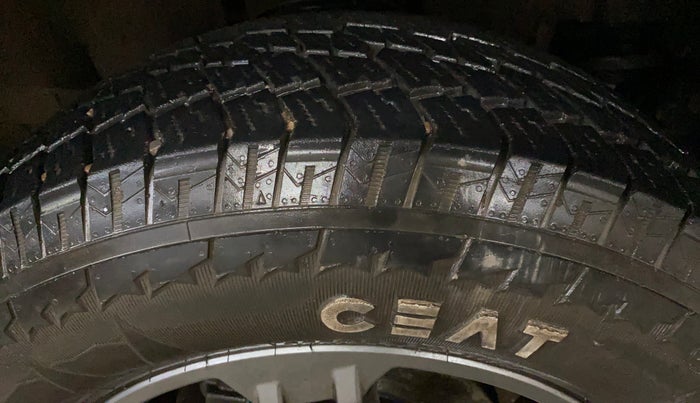 2023 Mahindra Thar LX HT PETROL 4WD MT, Petrol, Manual, 64,139 km, Right Front Tyre Tread