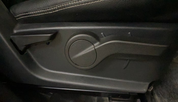 2023 Mahindra Thar LX HT PETROL 4WD MT, Petrol, Manual, 64,139 km, Driver Side Adjustment Panel