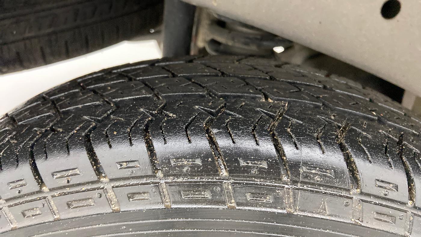 2017 Maruti Eeco 7 STR, Petrol, Manual, 66,660 km, Right Rear Tyre Tread