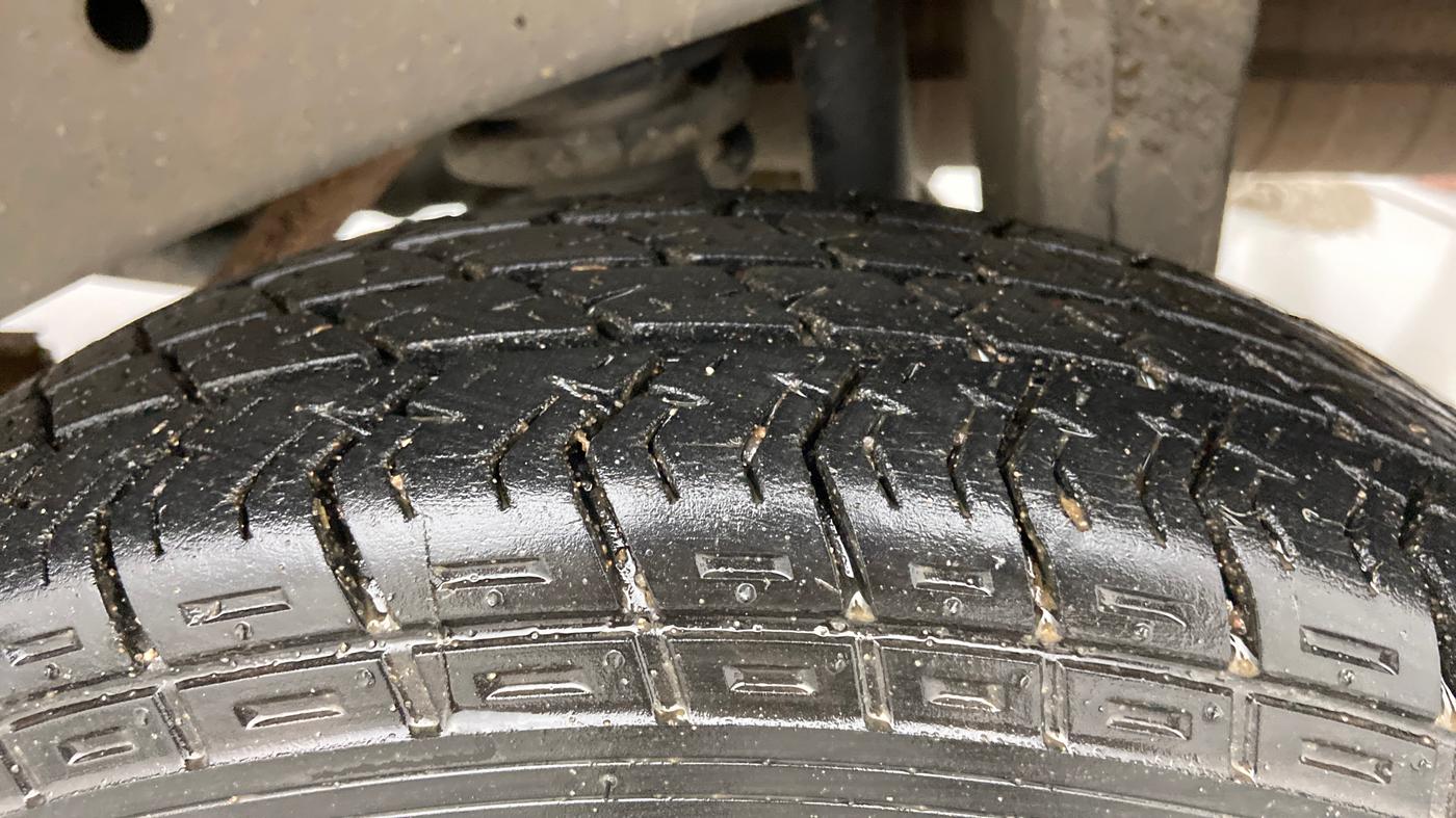 2017 Maruti Eeco 7 STR, Petrol, Manual, 66,660 km, Left Rear Tyre Tread