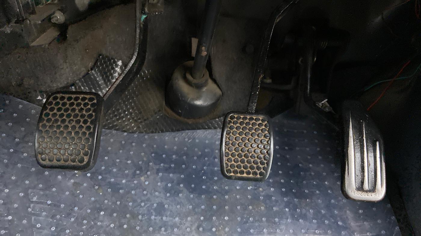 2017 Maruti Eeco 7 STR, Petrol, Manual, 66,660 km, Pedals