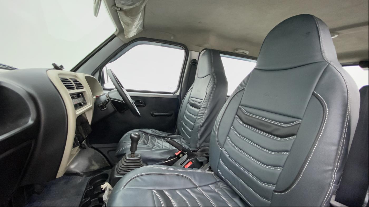 2017 Maruti Eeco 7 STR, Petrol, Manual, 66,660 km, Right Side Front Door Cabin
