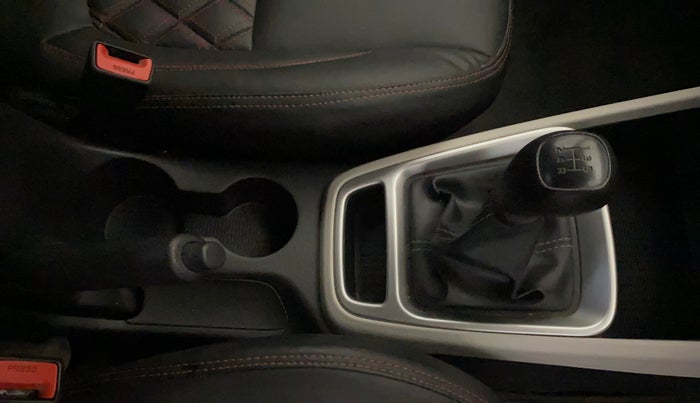 2022 Hyundai VENUE S 1.2, Petrol, Manual, 42,919 km, Gear Lever